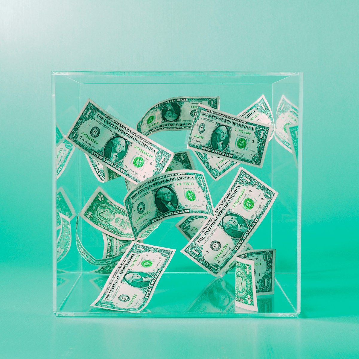 Established VC Firms Thrive Amid IPO Slump, Raising Billions in New Capital