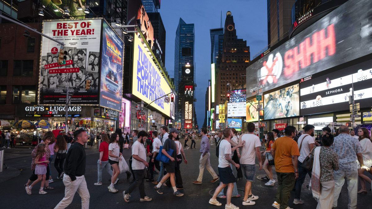 Global Ad Spending to Exceed $1 Trillion in 2024, Driven by AI Boom