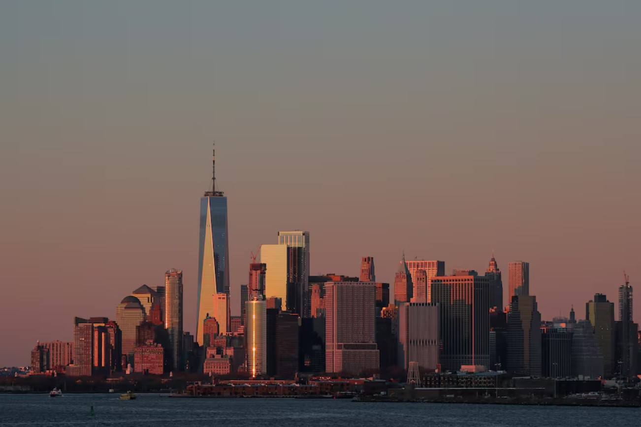 AI and US Election Top Business Concerns in 2023, Survey Reveals