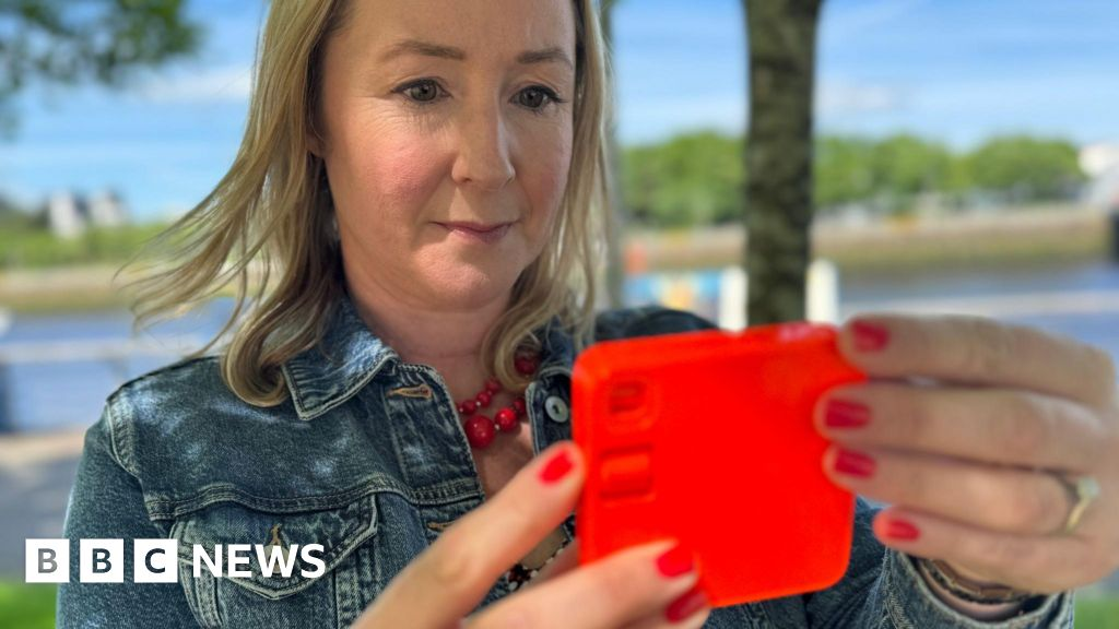 Pocket-Sized AI Gadget Put to the Test