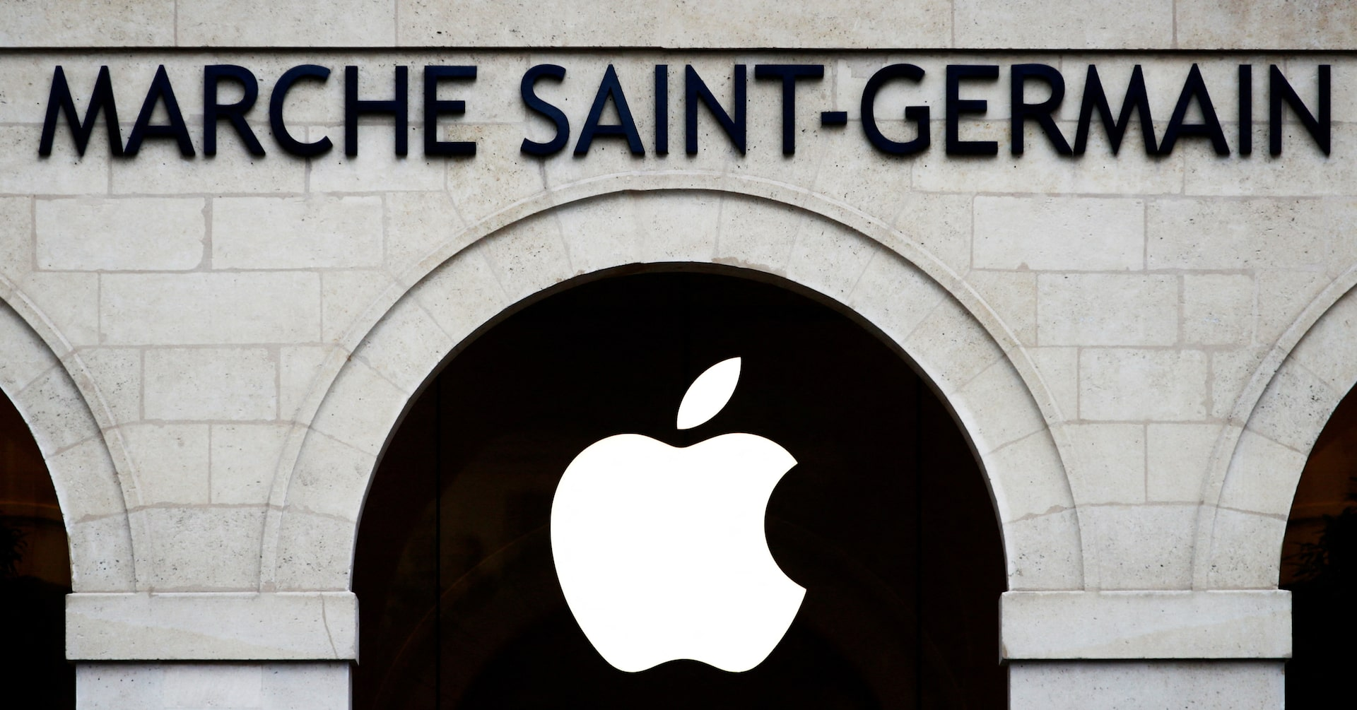 Apple Delays AI Features in EU Over Regulatory Concerns