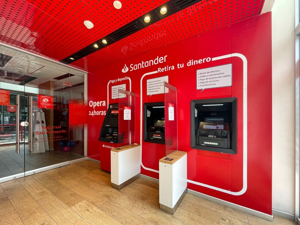 Santander and Google Offer Free AI Course Worldwide