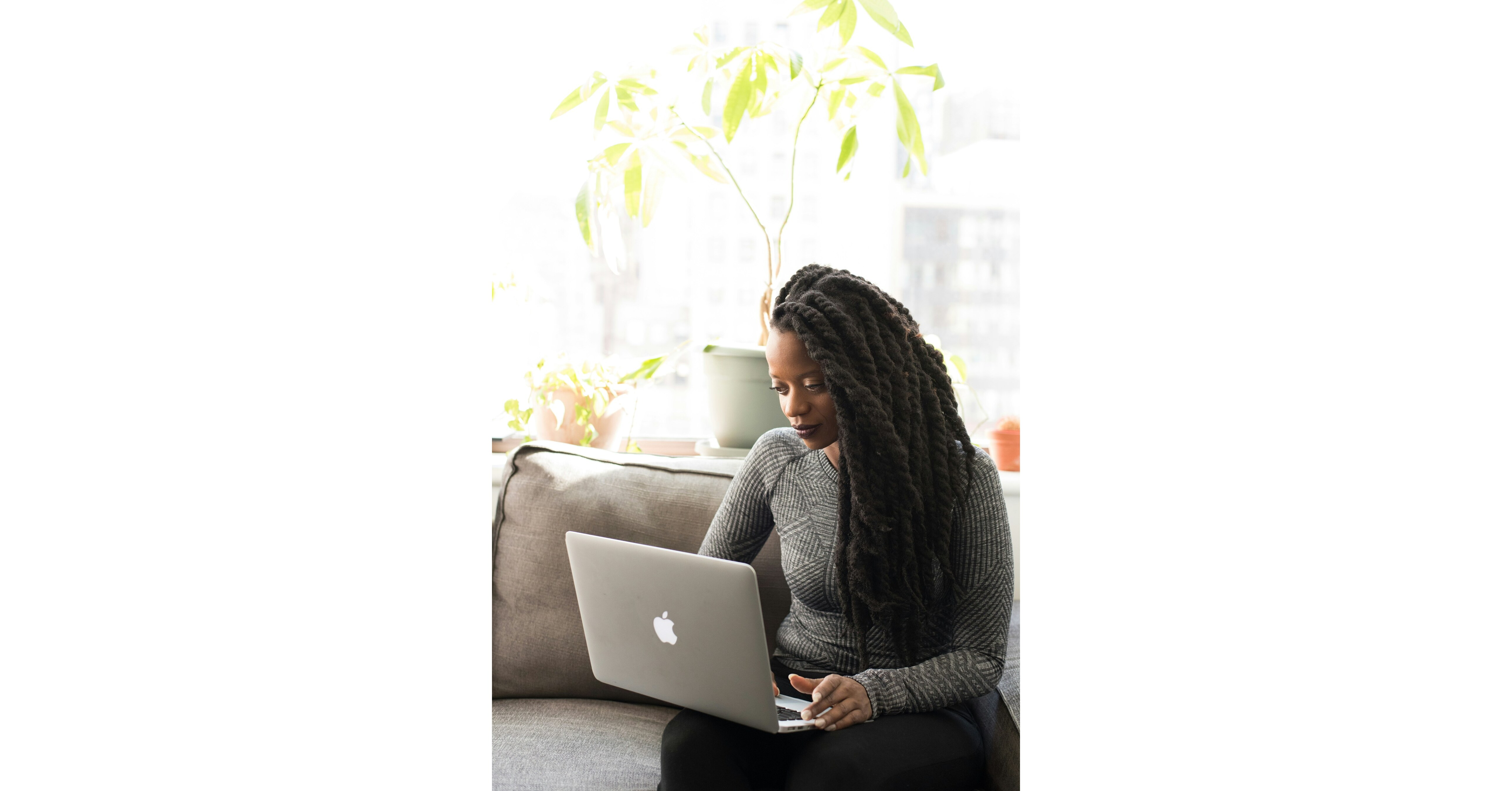 AI Adoption Soars Among Moms for Daily Tasks