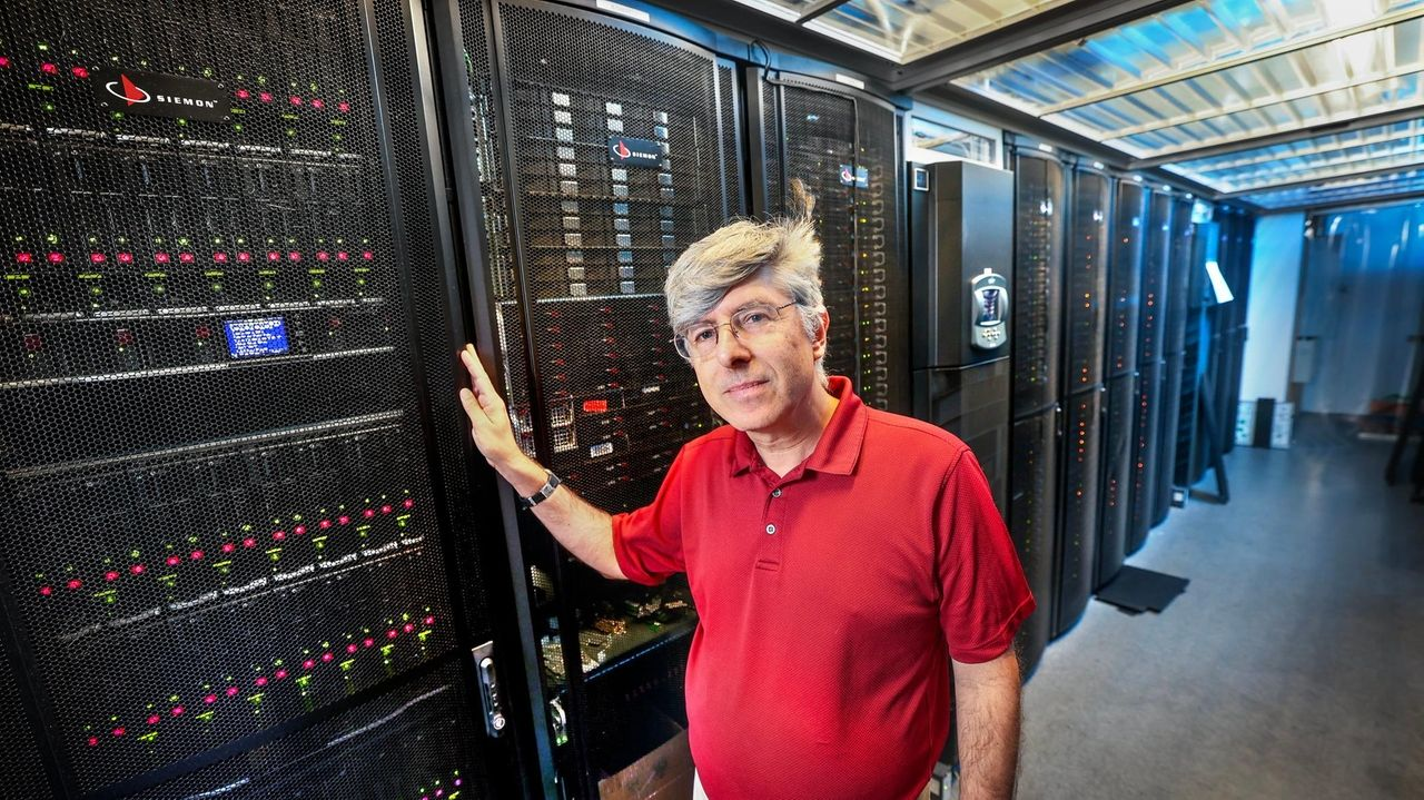 AI Reshapes HR – Efficiency vs. Bias in Hiring