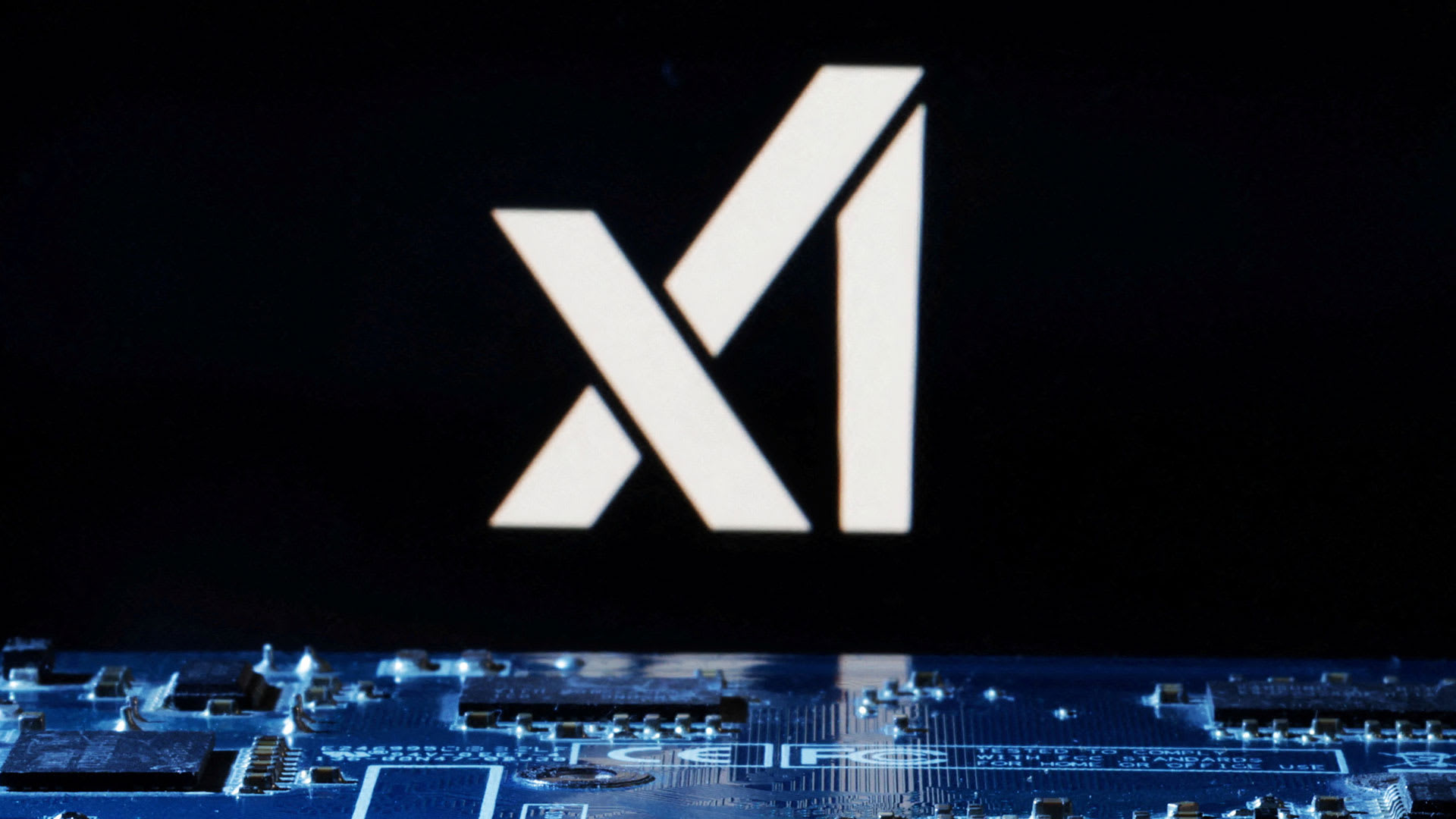Musk Proposes $5 Billion Tesla Investment in xAI