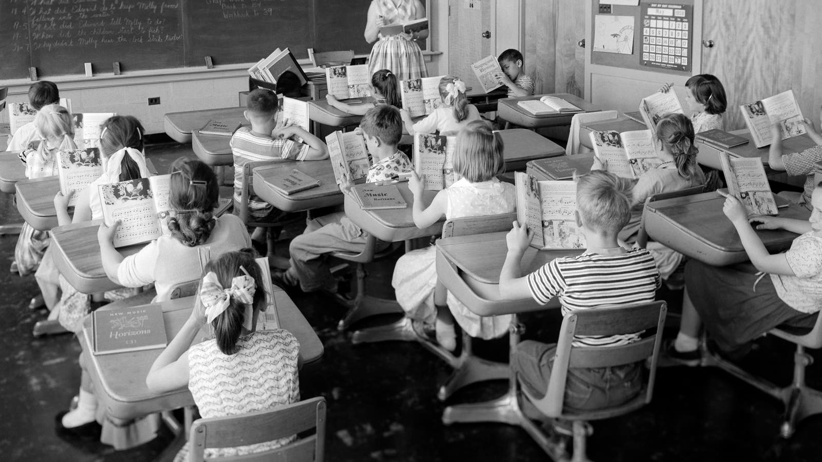 Outdated Education Stifles AI-Era Potential