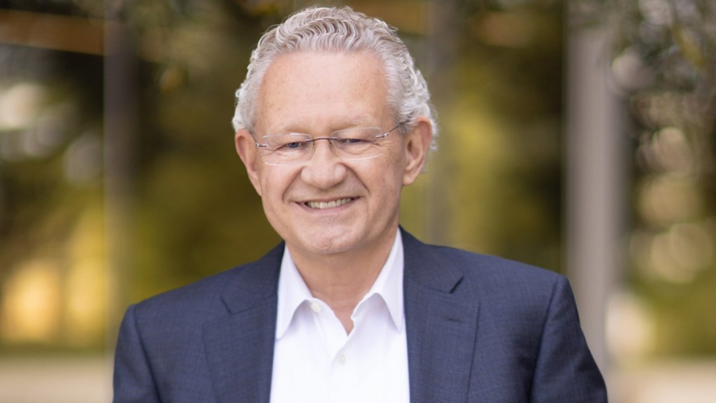 Synopsys Founder Aart de Geus to Receive 2024 Robert N. Noyce Award