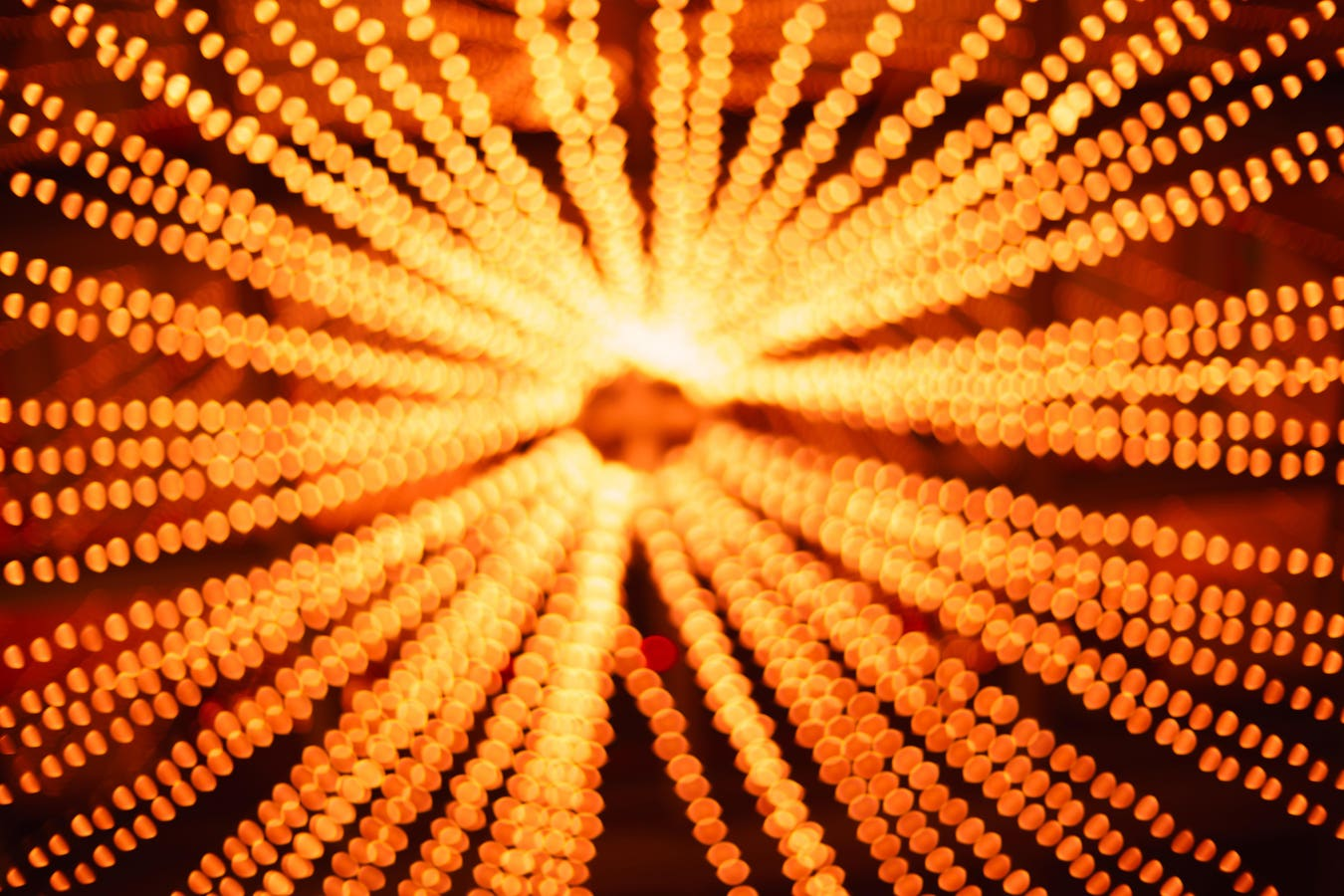 Exploring the Waves of AI – The Next Tech Revolution