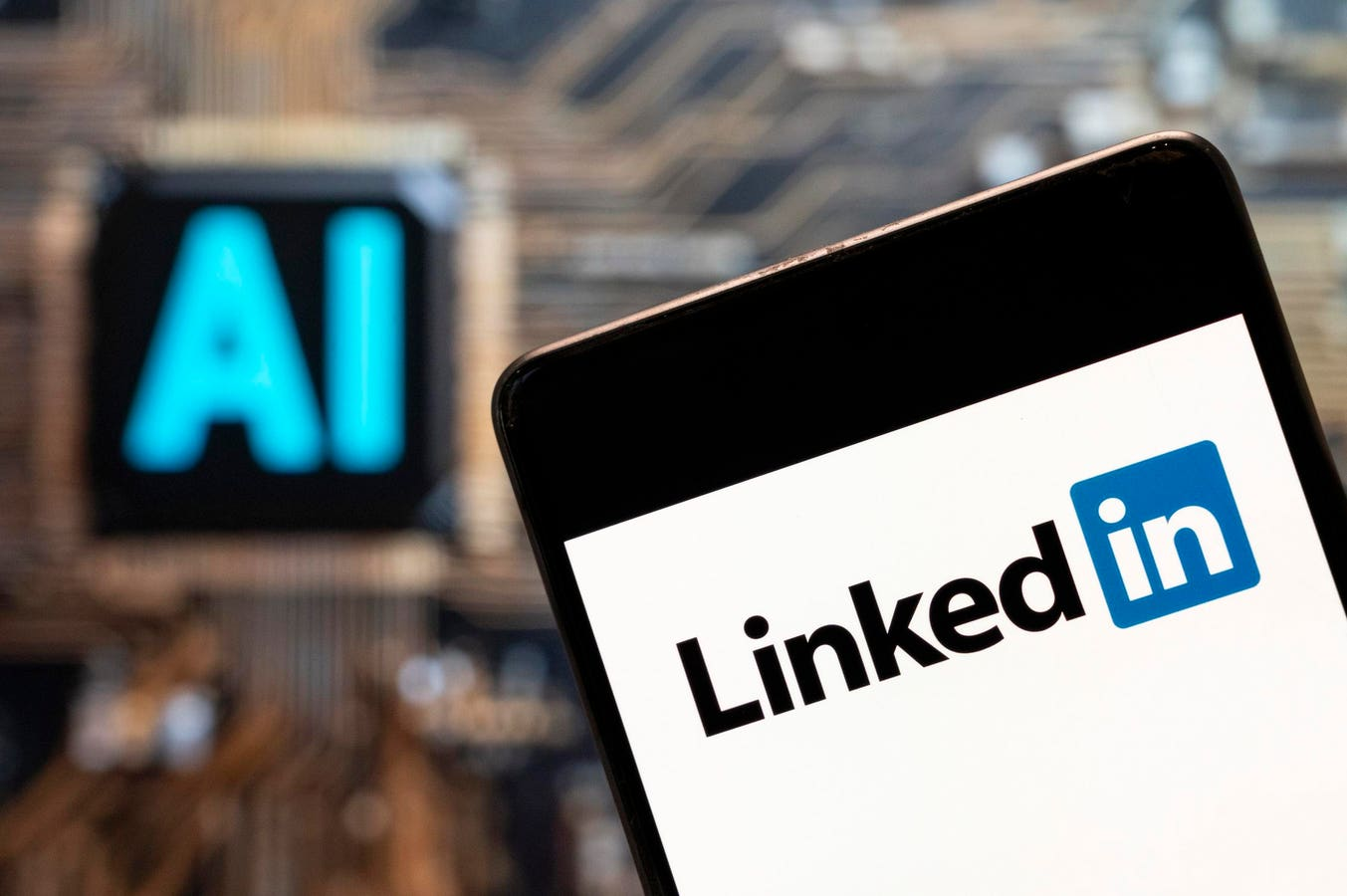 LinkedIn’s Secret AI Training – User Data at Risk?