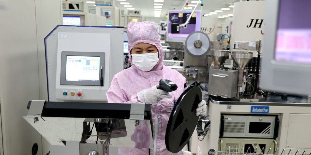 Closing the Gender Gap in the Semiconductor Industry