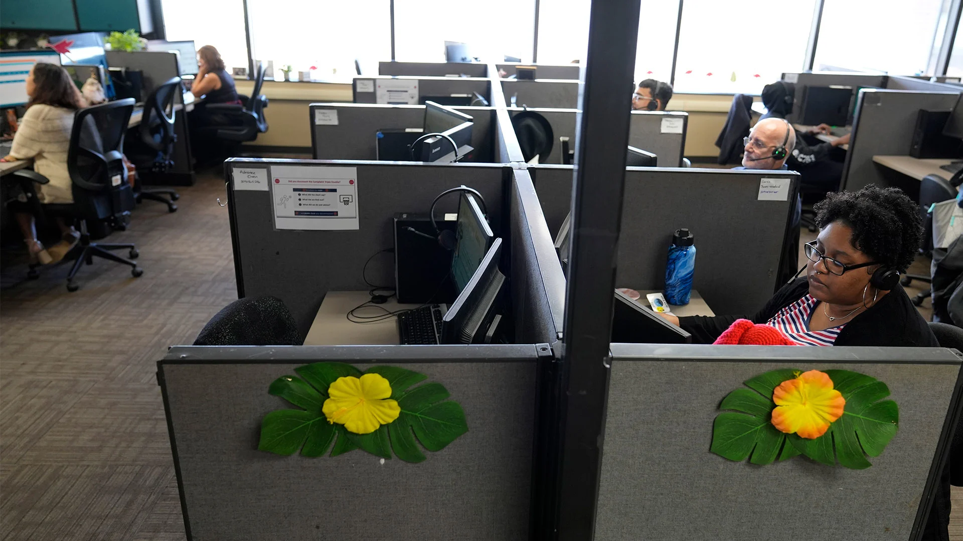 AI Revolutionizes Customer Service, But Jobs Remain Intact