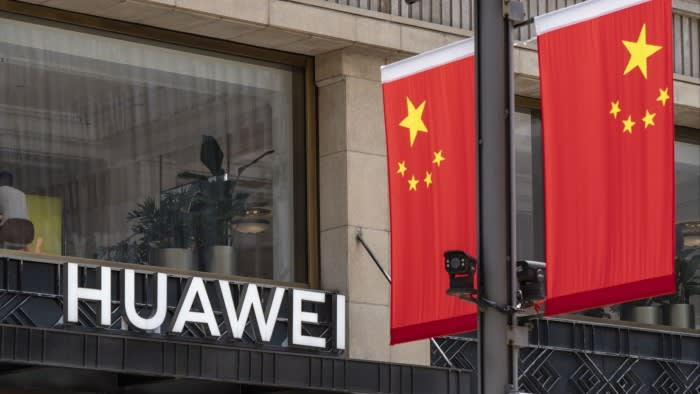 China’s AI Race Faces Hurdles with Huawei’s Chip Software Issues