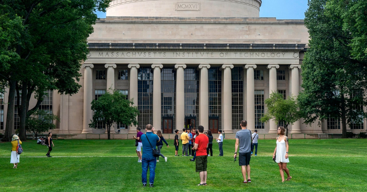 AI Worms – Liquid Networks Revolutionize Machine Learning