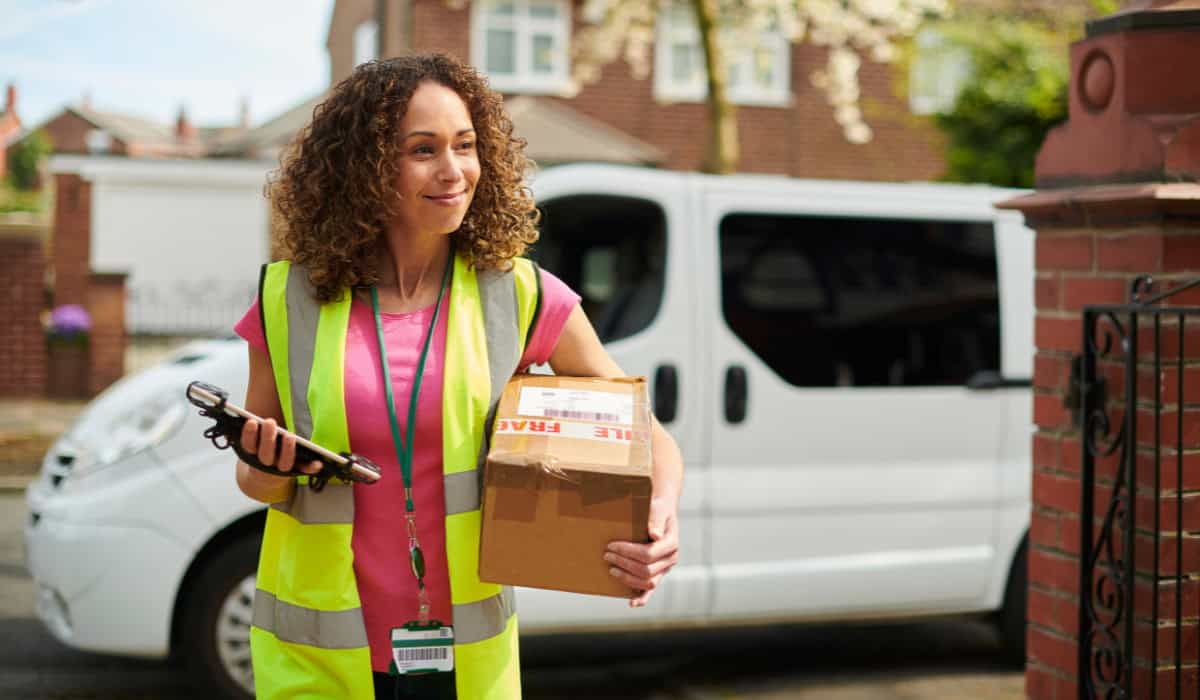 Revolutionizing Last-Mile Logistics with AI Innovations