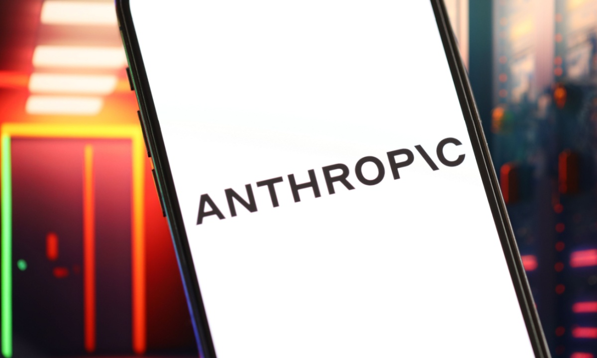 AI Poised to Surpass Nobel Laureates by 2026, Claims Anthropic CEO