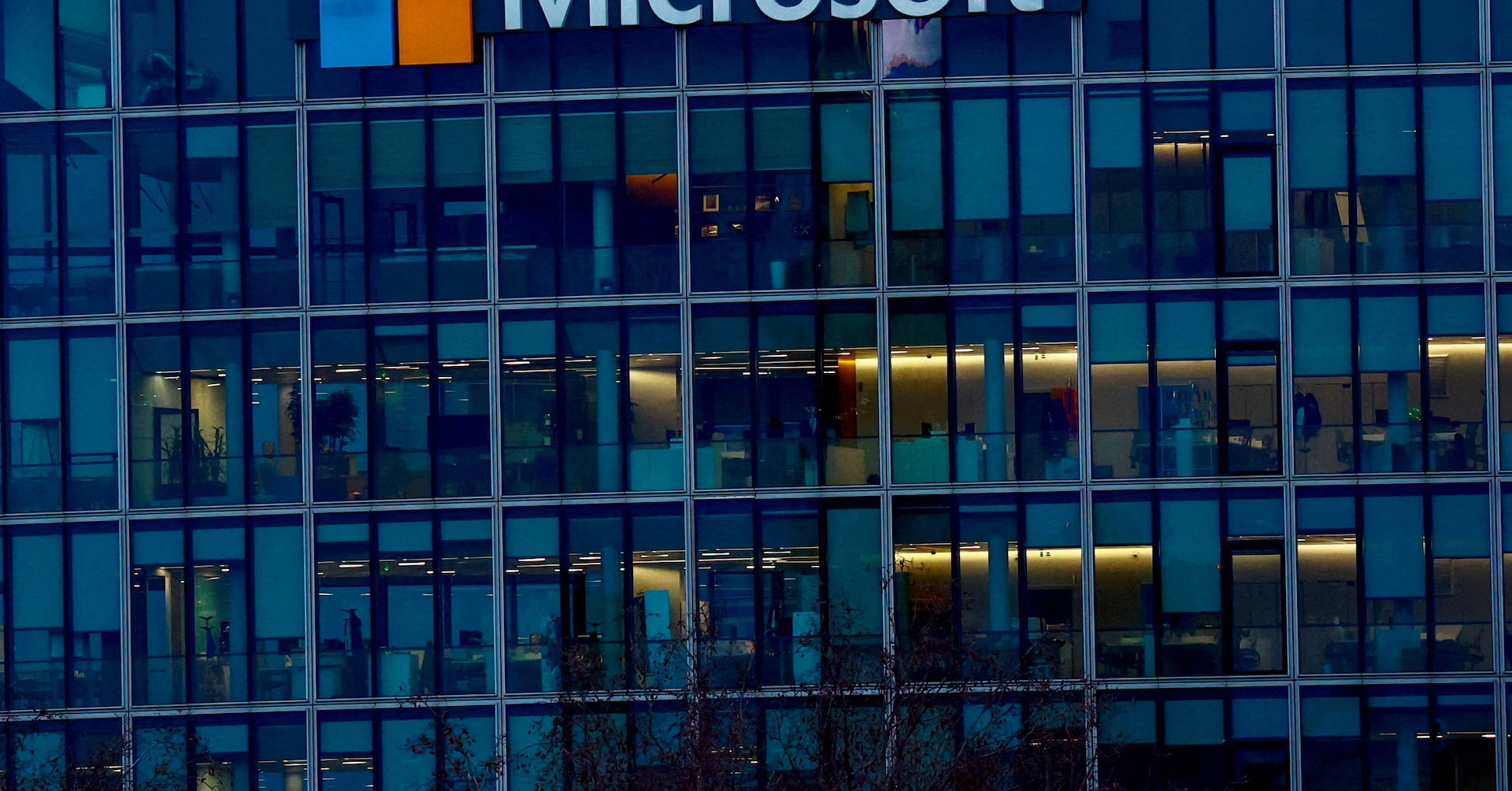Microsoft VP of GenAI Research Joins OpenAI Amid Changes