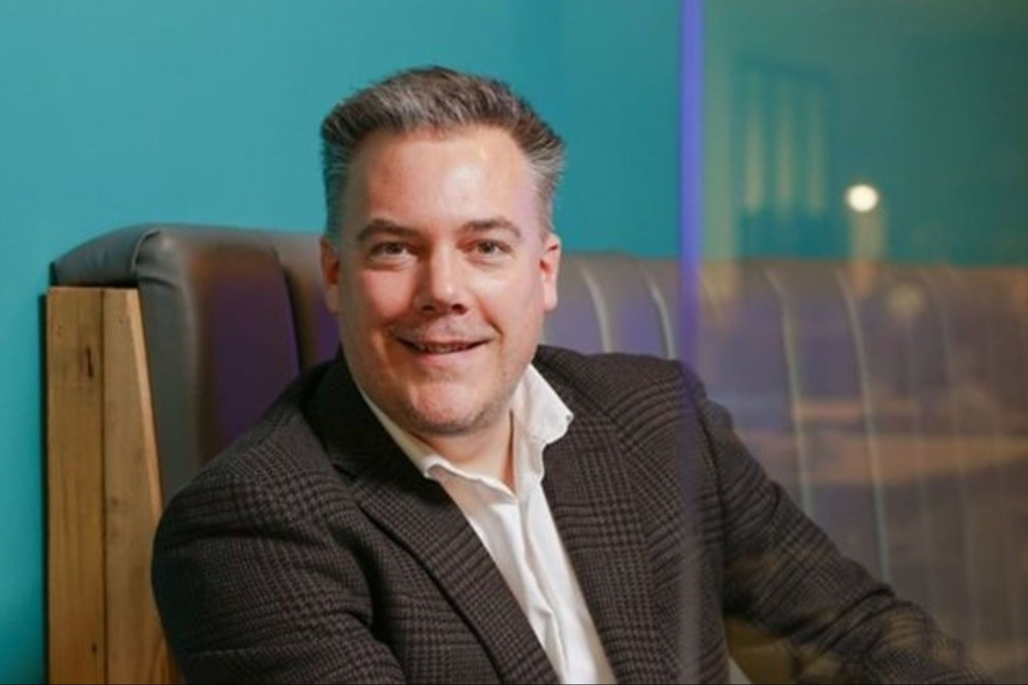 How AI is Transforming Business Operations and Workforce Dynamics