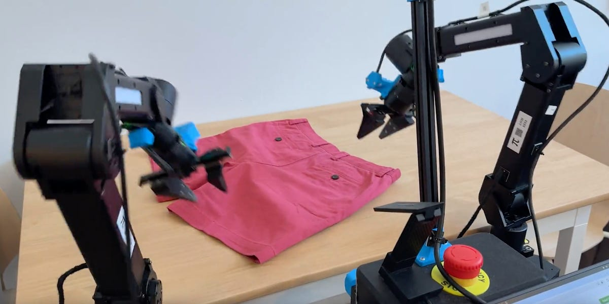 Jeff Bezos Invests in $1 Billion AI Startup, Revolutionizing Robotics