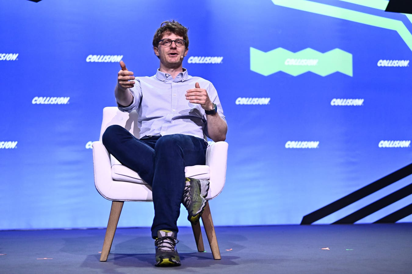 The Rise of AI Agents – Transforming Small Business Operations by 2025