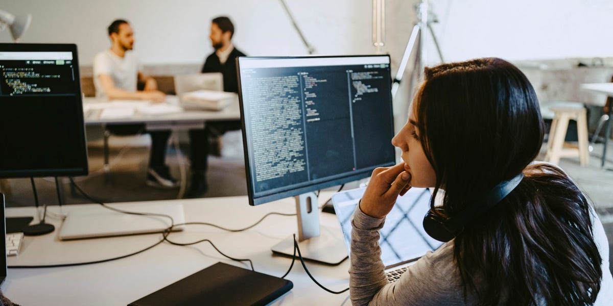 AI’s Role in Coding – Boosting Productivity with Caution