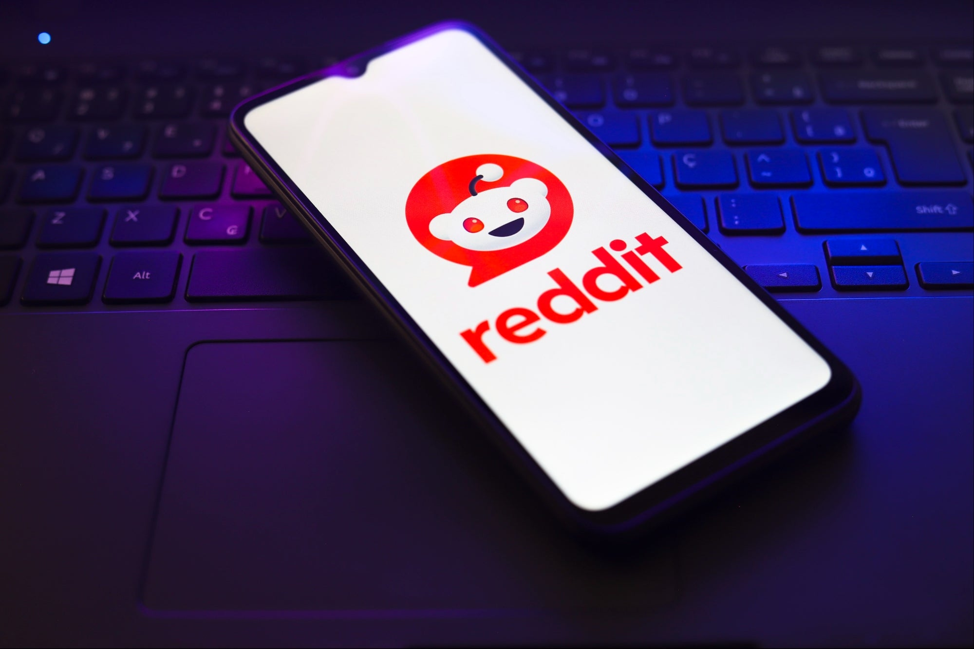 Reddit Answers – AI-Powered Search Feature Revolutionizes User Experience