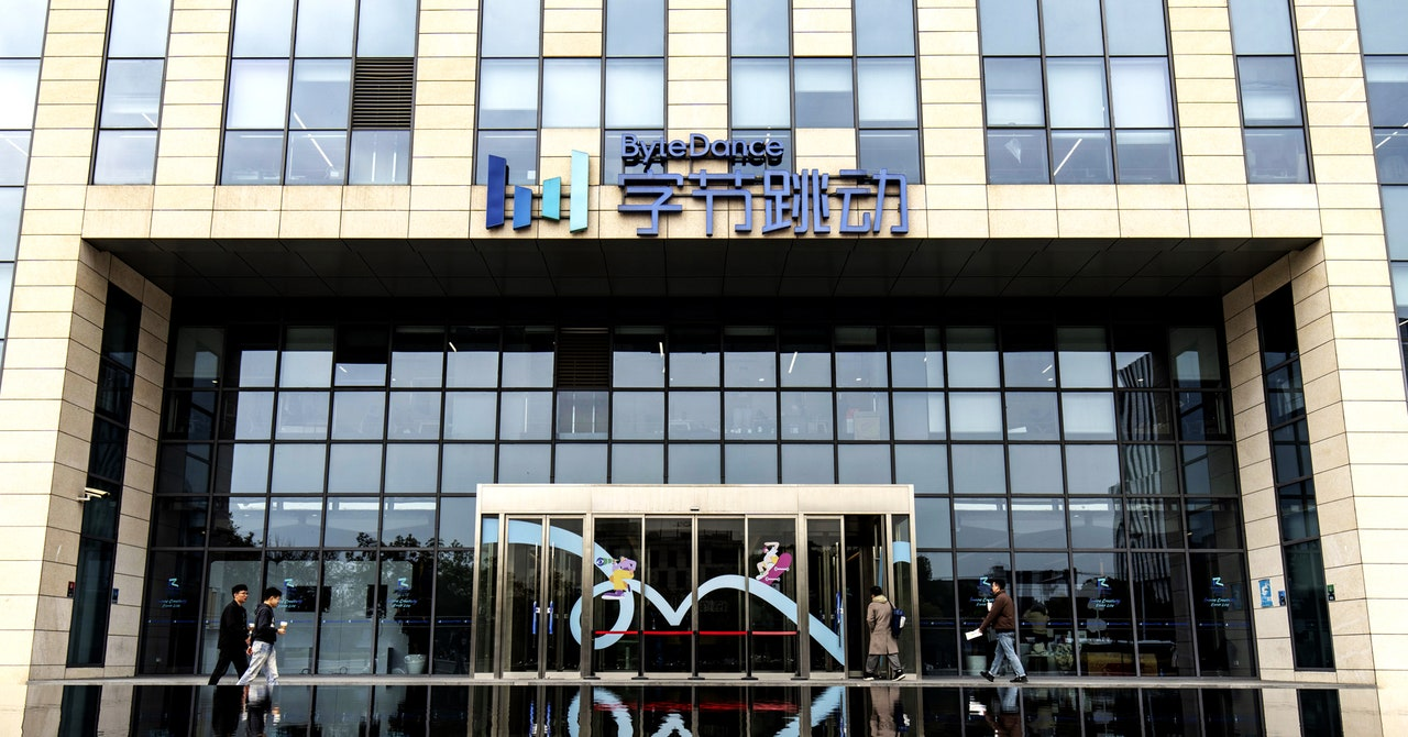 Controversy Erupts Over AI Award for Former ByteDance Intern