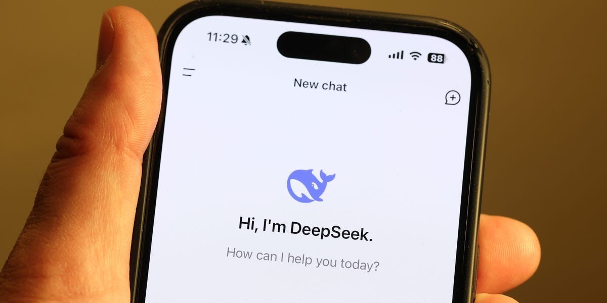 Chinese AI Startup DeepSeek Challenges Silicon Valley Giants