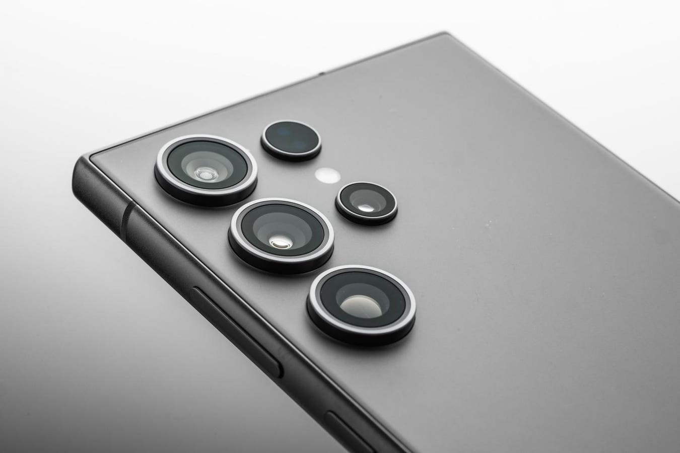 Samsung Galaxy S25 Ultra to Offer Free Gemini AI Subscription