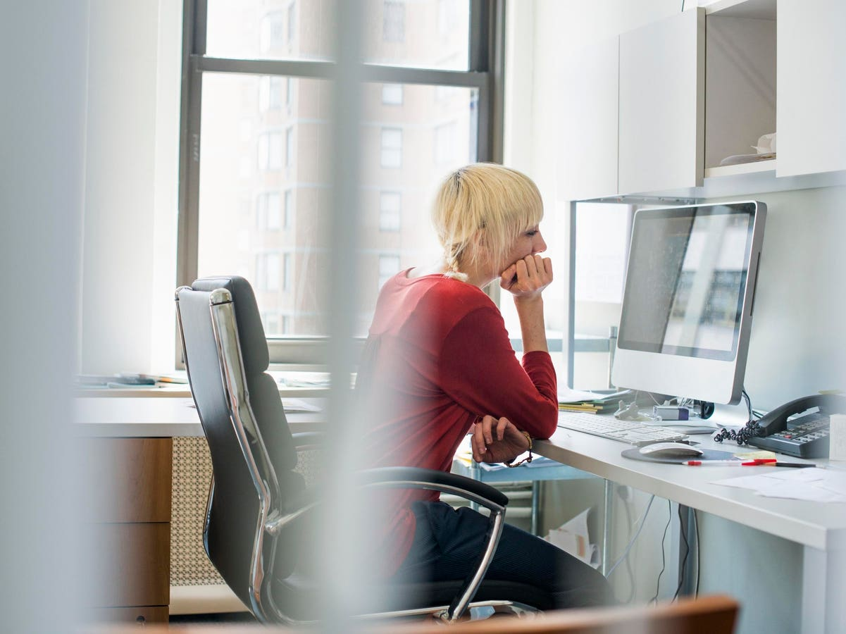 Harnessing Generative AI to Combat Imposter Syndrome