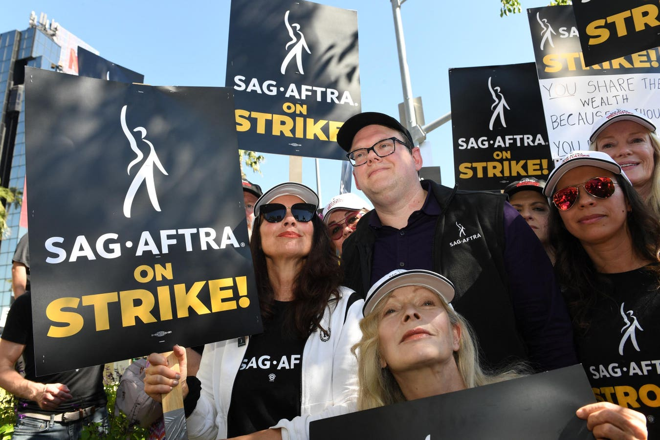 Navigating AI’s Impact on Hollywood – Unions Fight for Workers’ Rights