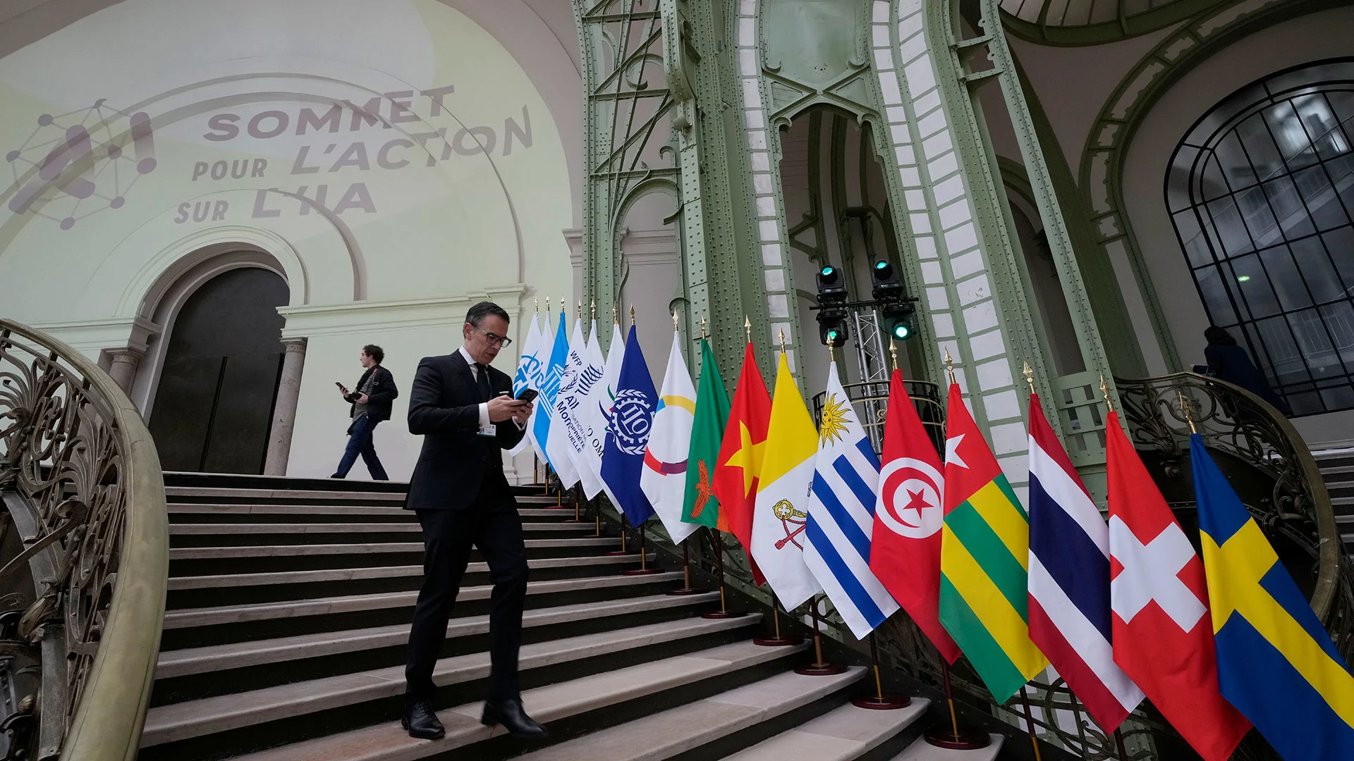 AI Summit in Paris – World Leaders Tackle Tech’s Future and Challenges