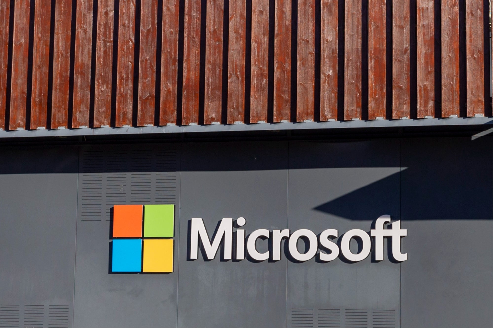 The Hidden Cost of AI – Cognitive Decline and Critical Thinking Loss