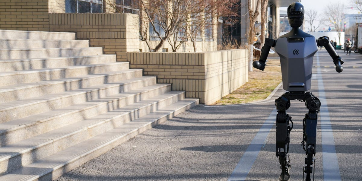 Humanoid Robots to Race Humans in Historic Half-Marathon