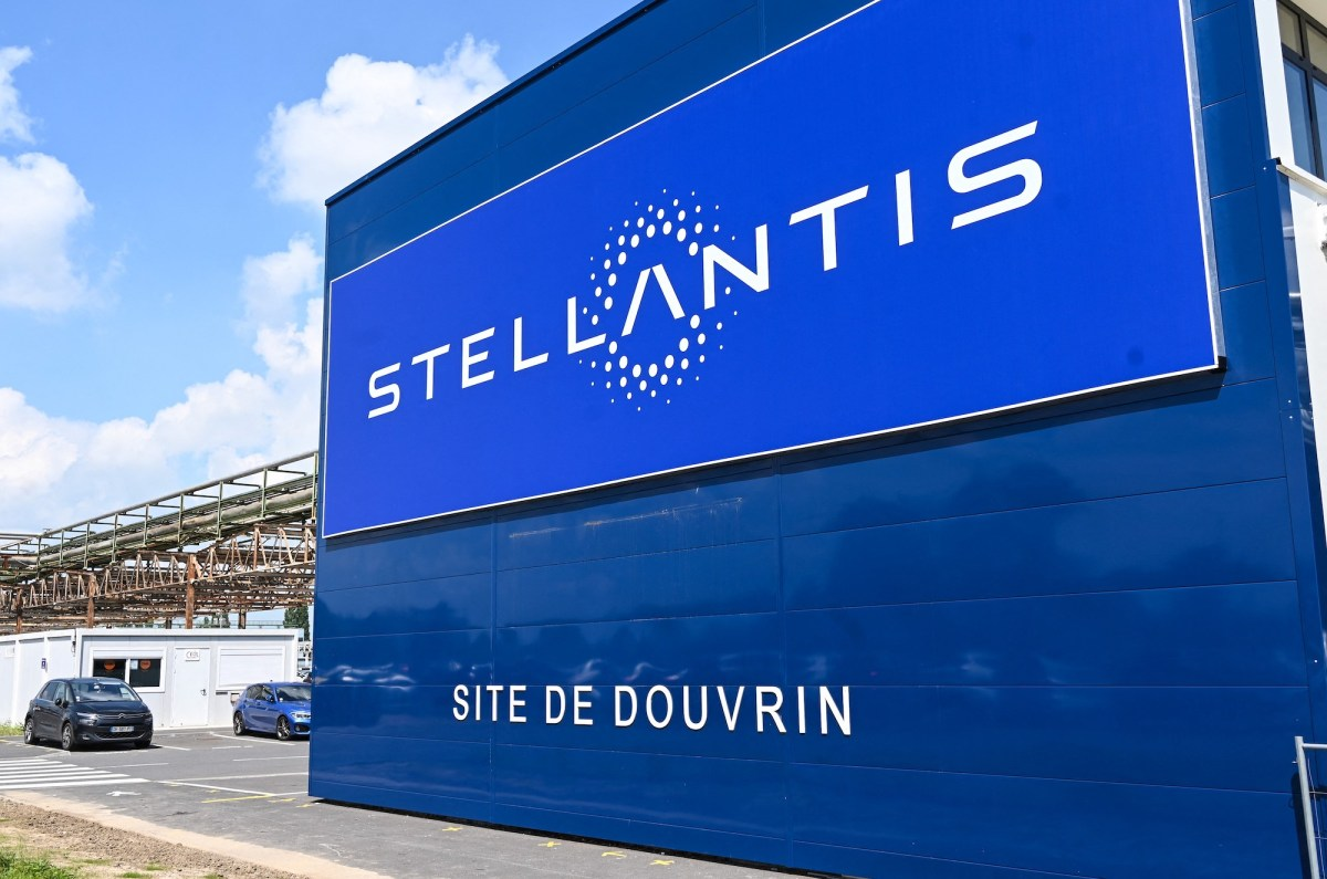 Stellantis Shifts Gears – Ending Amazon Partnership for New Software Strategy