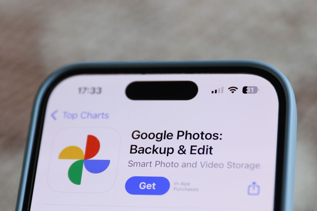 Google Photos Introduces Toggle for Classic Search Experience