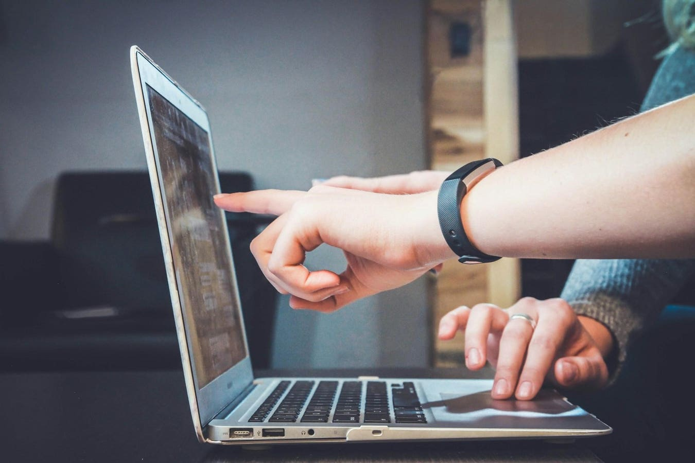 The Pitfalls of AI Writing – Protecting Your Credibility