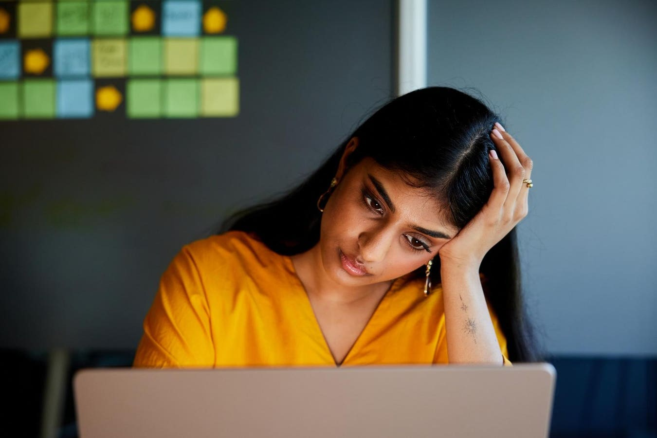Navigating the AI Challenge – Helping Employees Thrive