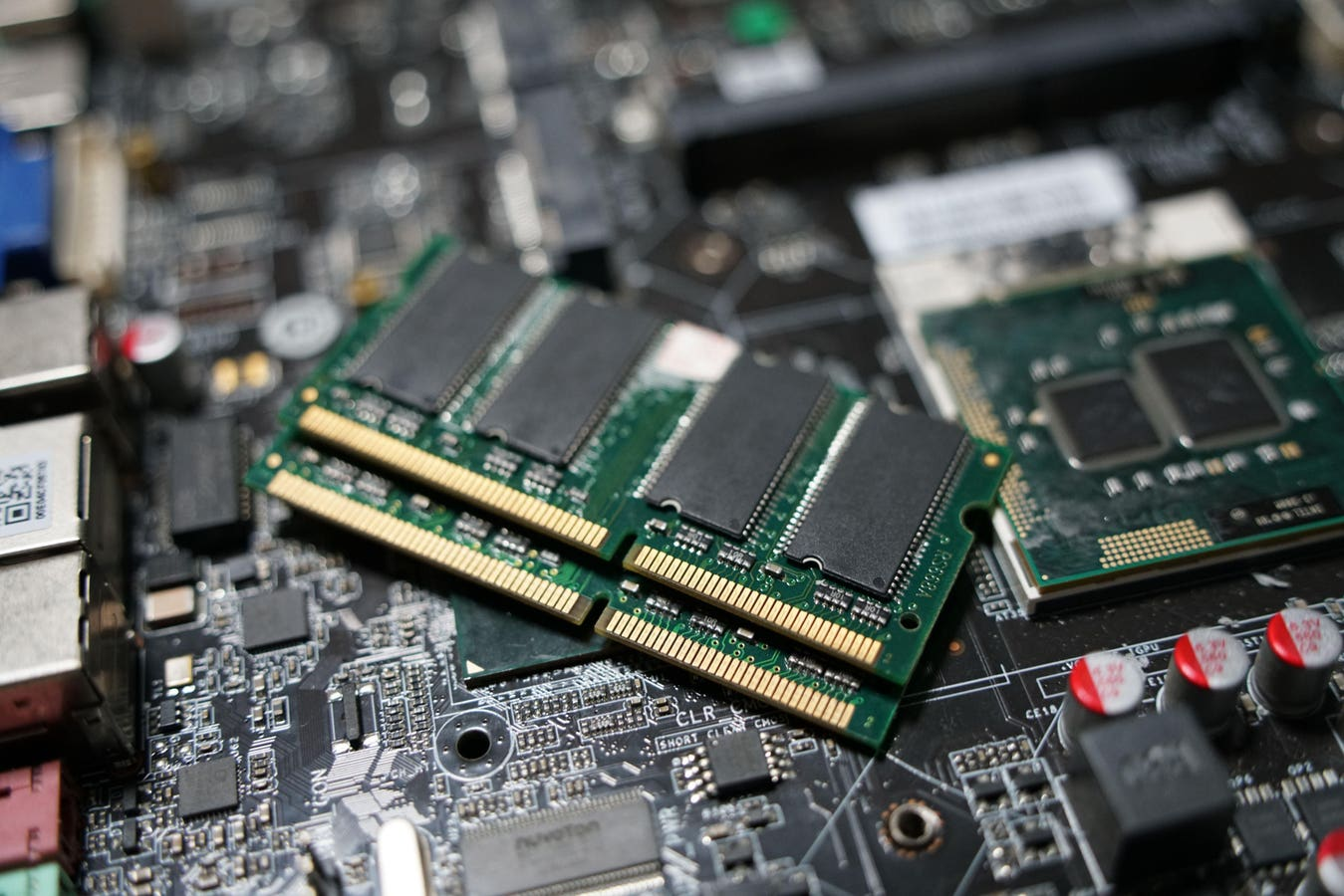 AI’s Memory Crisis – Samsung Workers Face Historic Strike Amid Demand Surge