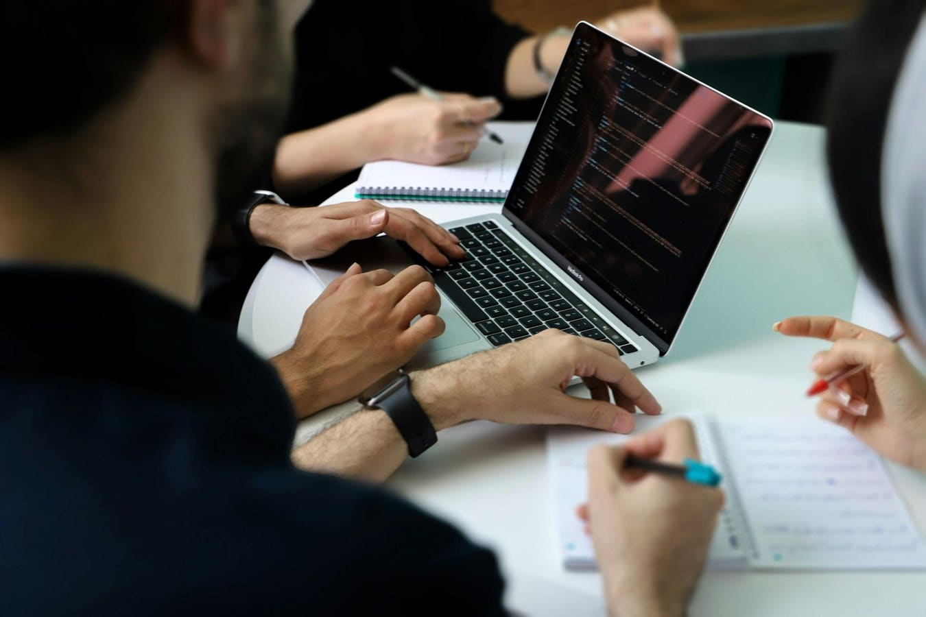 Embracing AI Agents – A Game Changer for Startups
